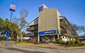 Motel 6 Memphis Downtown